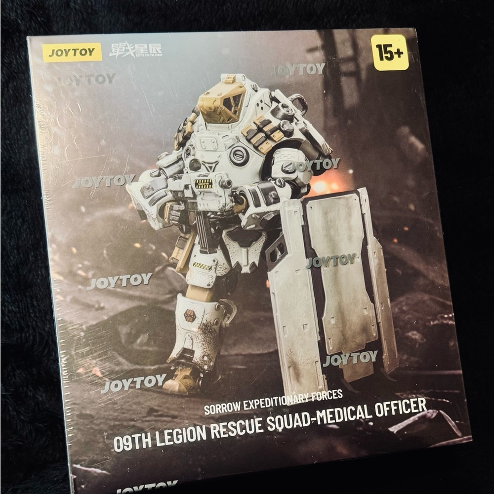 Sorrow Expeditionary Forces Medical Officer Figure - White